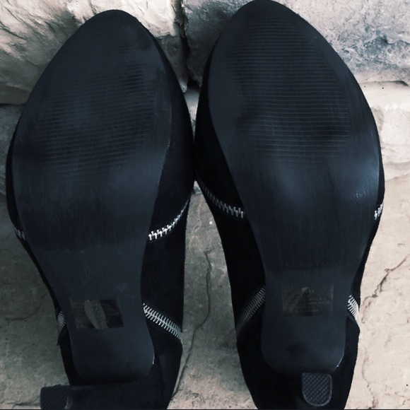 Like New Victoria Secret Colin Stuart - Picture 3 of 4